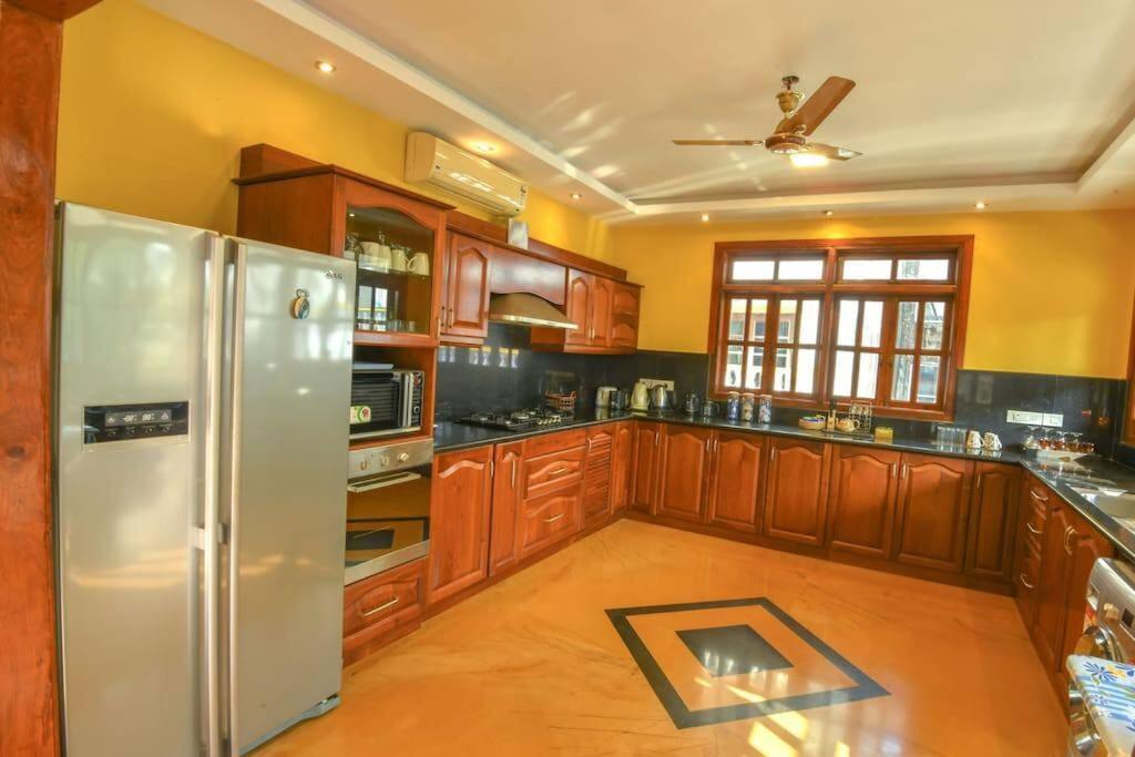 קנדולים Villa Nazuri W Caretaker מראה חיצוני תמונה